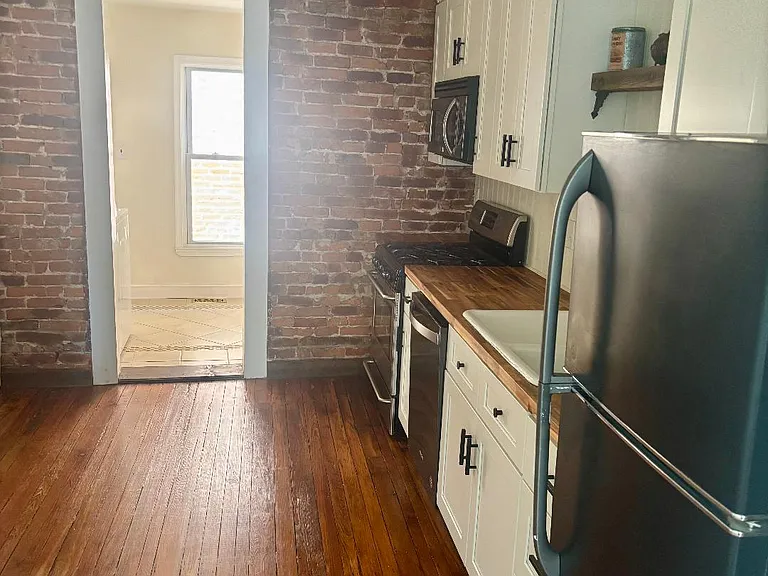 Eat-in kitchen