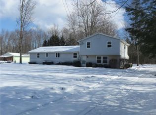 3057 Ewings Rd, Newfane, NY 14108
