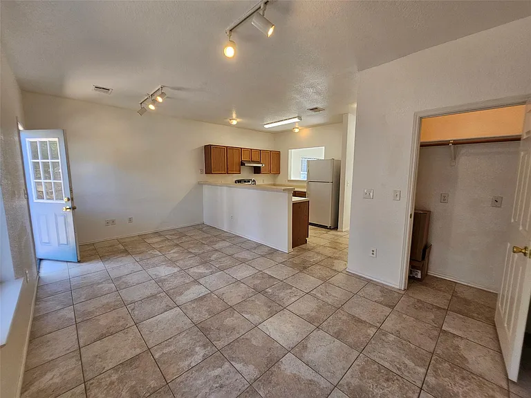 304 Windridge Village Cv — Photo 13