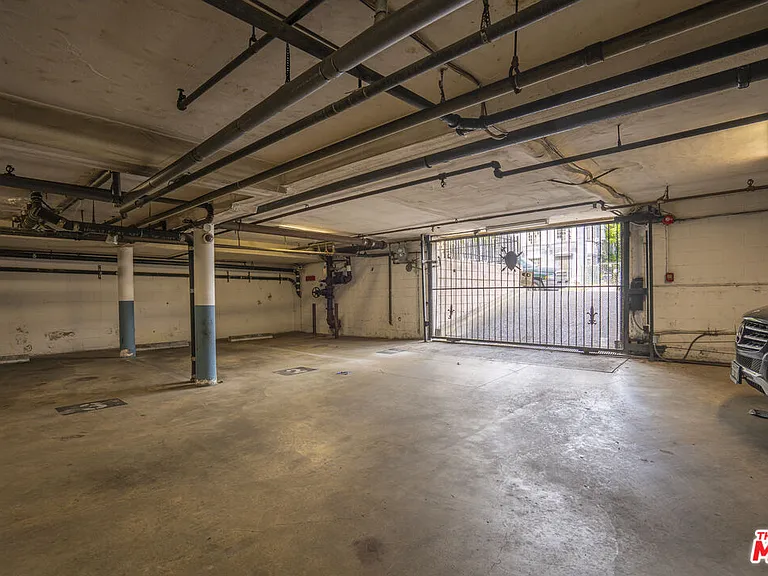 425 S Kenmore Ave #311 — Photo 24