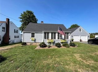 11 Brightwater Rd, Old Lyme, CT 06371