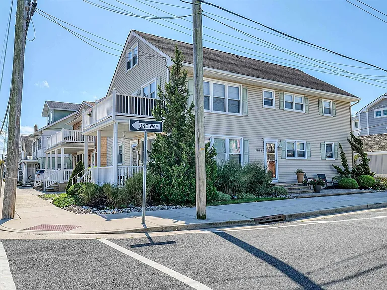7000 Winchester Ave #TOP FLOOR — Photo 32