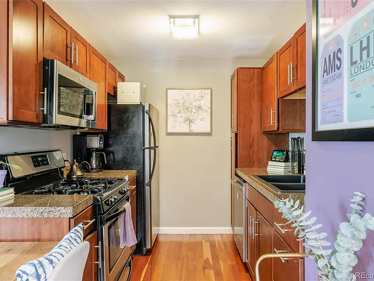 1332 N Williams St #202 — Photo 9