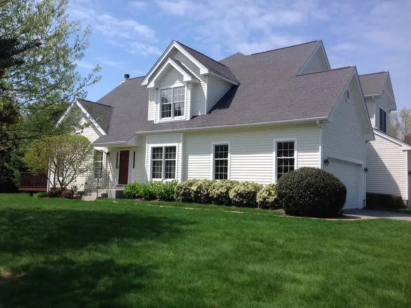 45 Deep Meadow Ln, East Greenwich, RI 02818