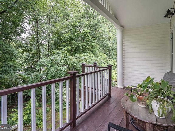 5th image of 2408 S Culpeper St