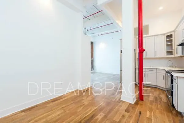 Rented by Dream Space Realty | media 22