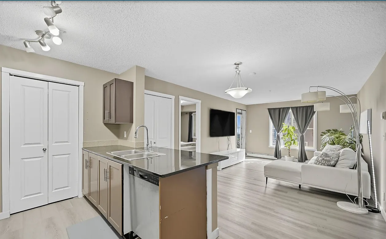 2 bed, 830 sqft, $1,650 — Photo 2