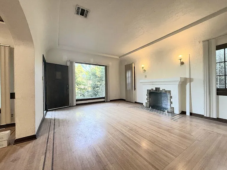 7001 2nd Ave — Photo 3