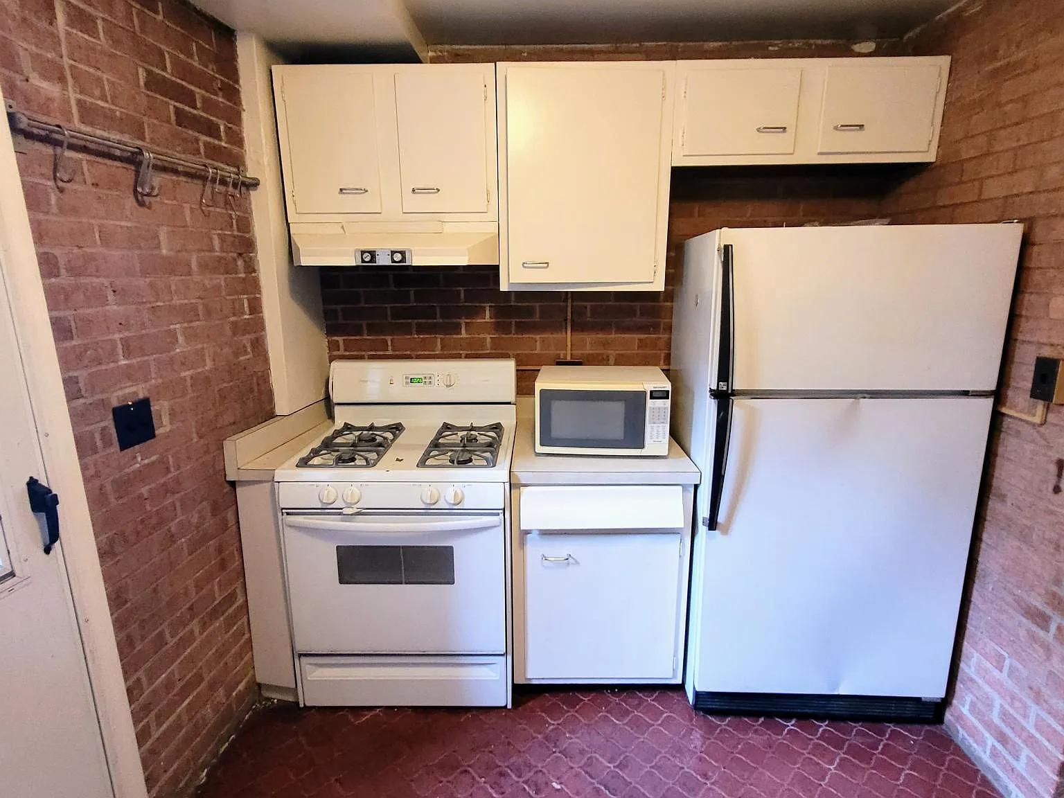 1 bed, $2,725 — Photo 2