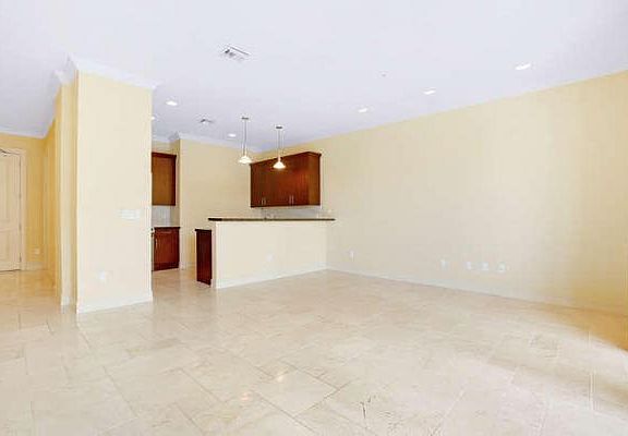 Home For Sale In ROYAL ATLANTIC IN DELRAY BEACH CONDO