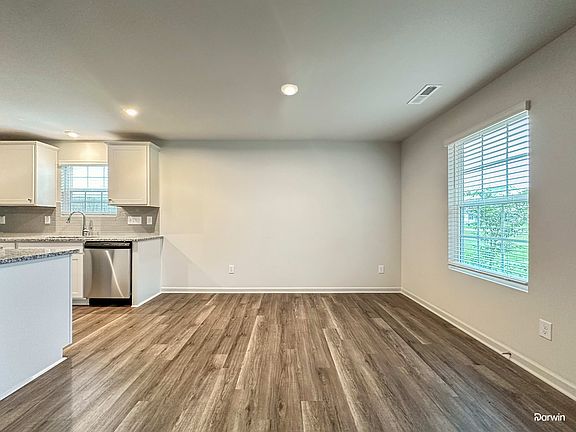 5th image of 111 Johnson Ridge Way