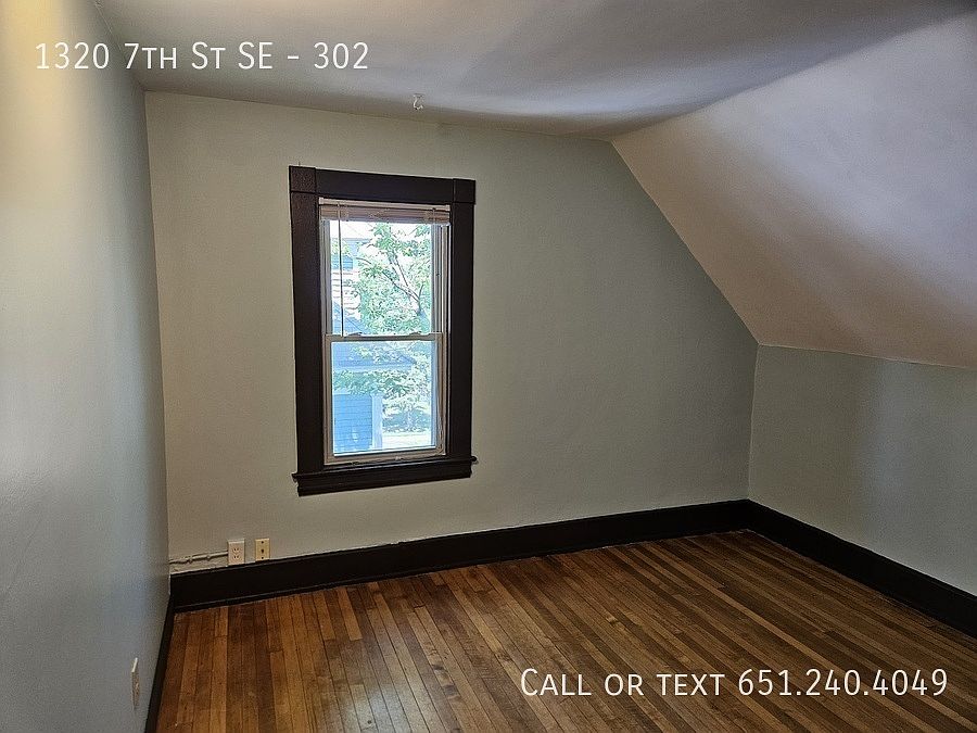 1st image of 1320 7th St SE Unit 302