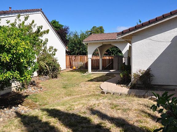 3rd image of 34173 Audrey Ct