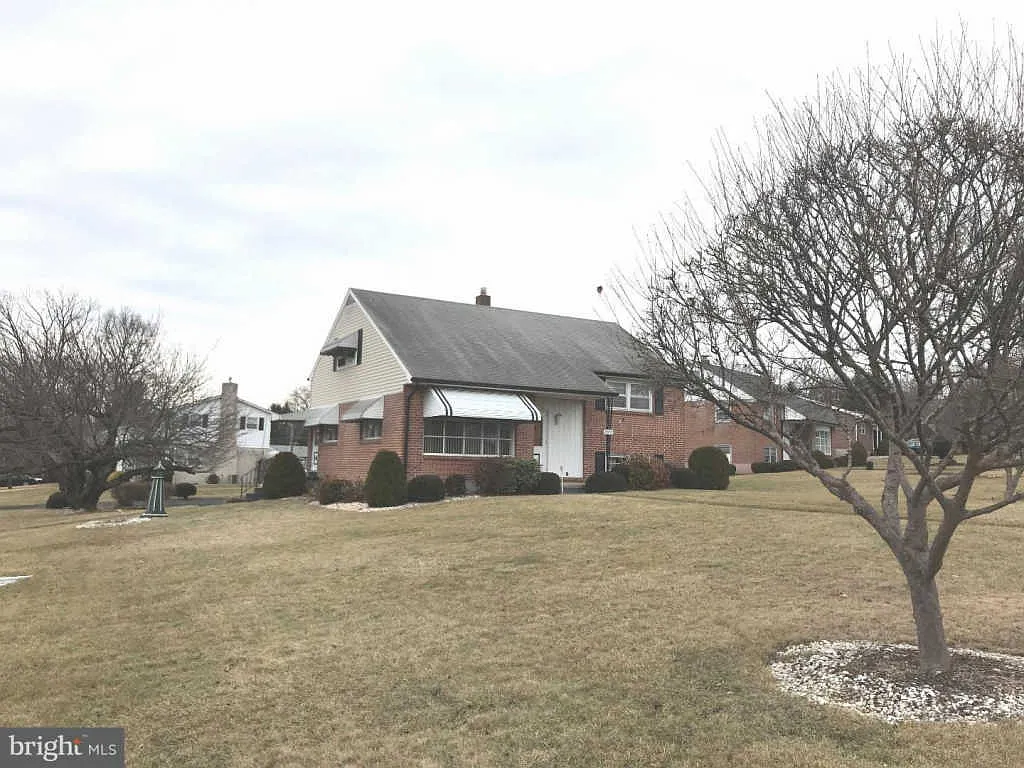 3332 Reading Crest Ave photo 1