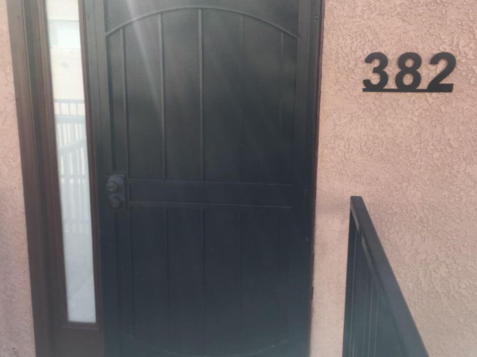 1st image of 2601 W Broadway Blvd