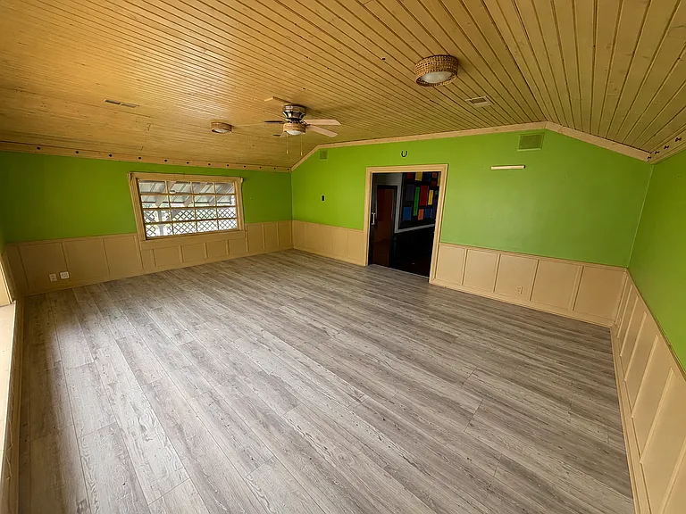 615 N West St — Photo 3