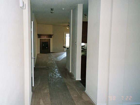 3rd image of 817 Horseshoe Ct