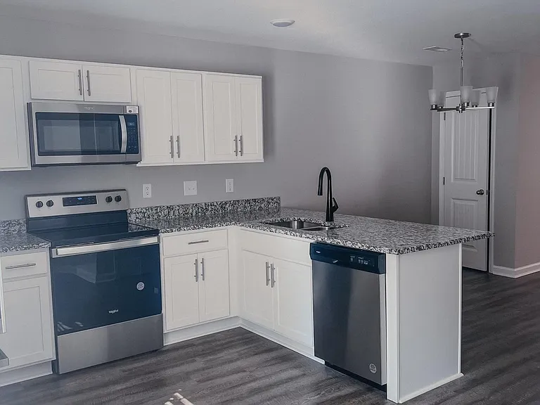 261 Woodland Valley Ln — Photo 8