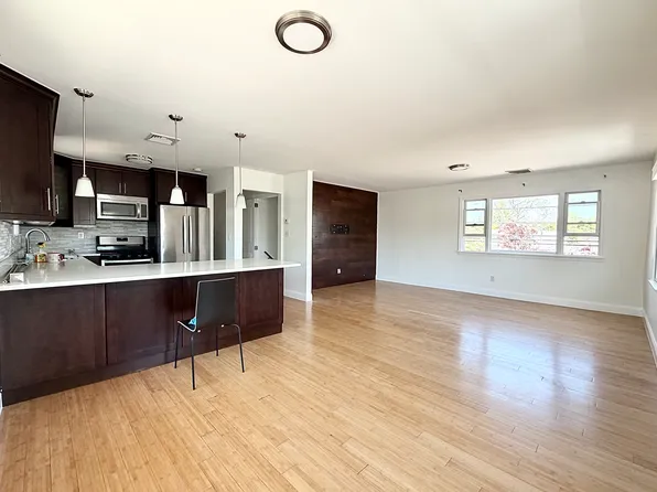 3134 N Jerusalem Rd Floor 2, Wantagh, NY 11793