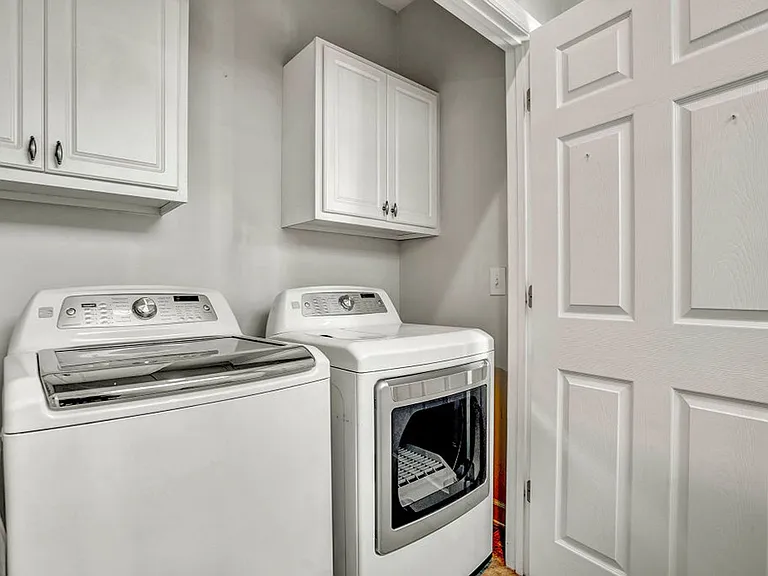 606 Center St — Photo 20