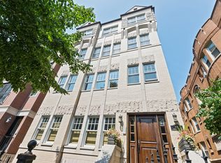 618 W Oakdale Ave, Chicago, IL 60657