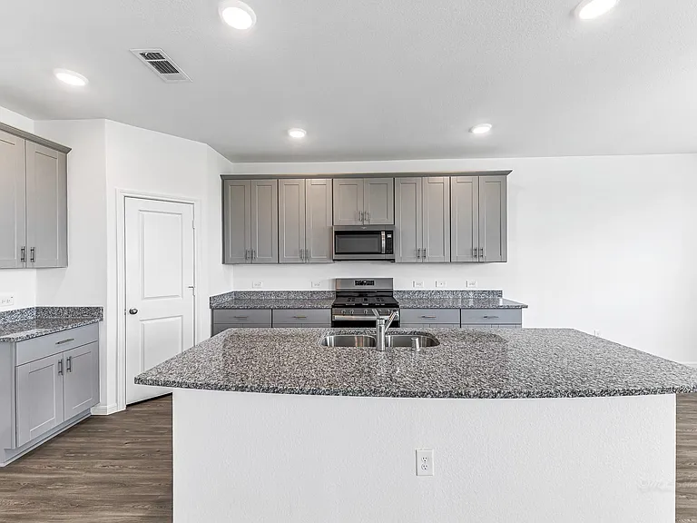 1029 Laguna Cove Dr — Photo 10