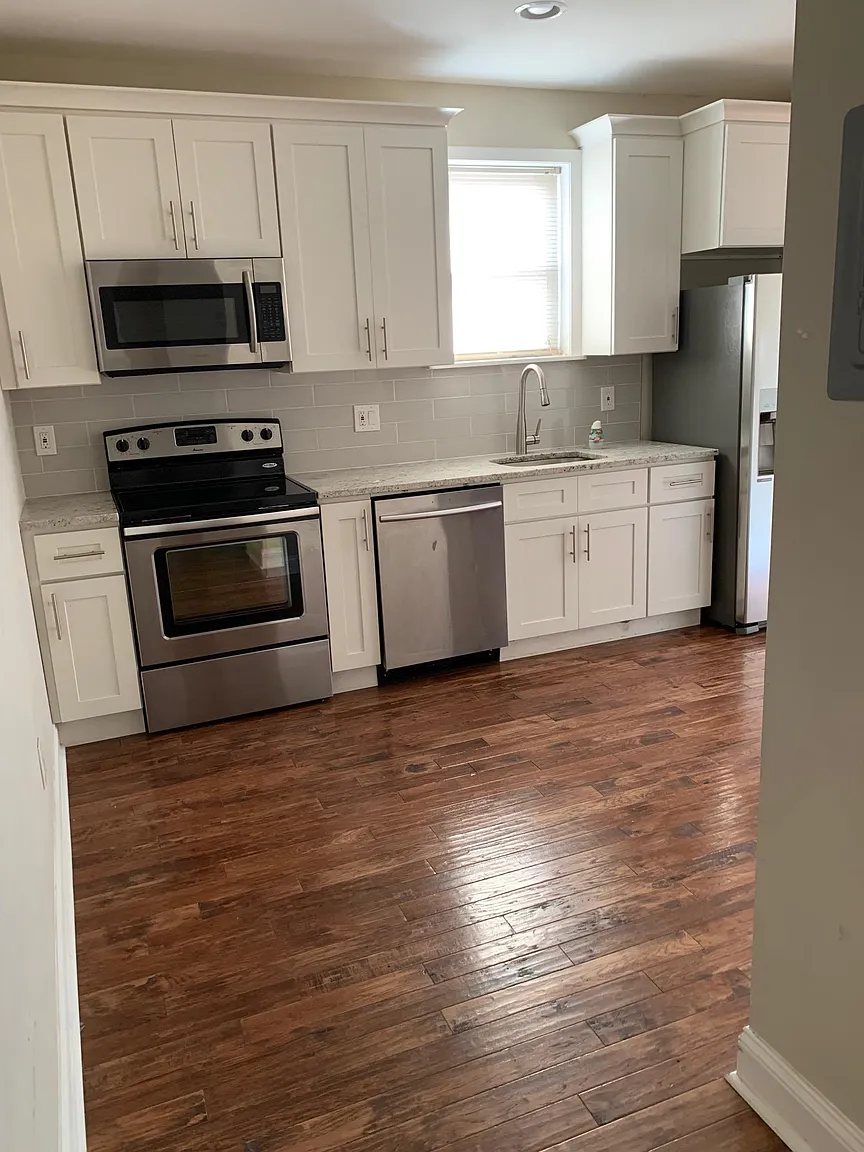 1422 Dickinson St photo 1