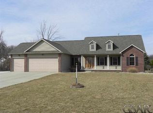 152 Clover Brook Dr, Owosso, MI 48867