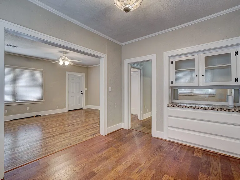 3711 N Military Ave — Photo 8