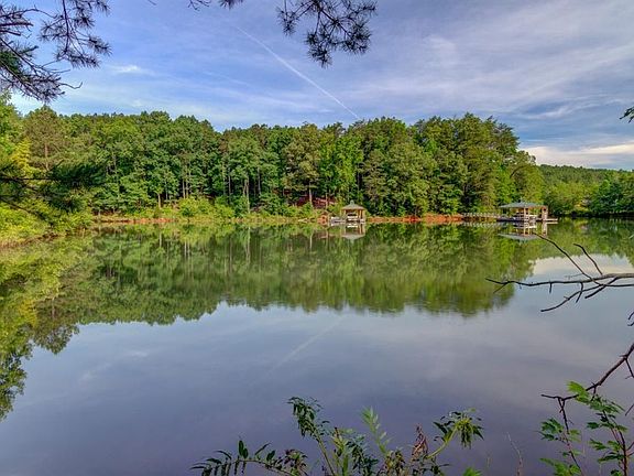 3rd image of 142 Island Water Dr