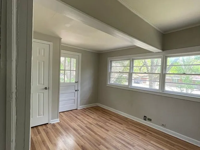 3845 Grand Ave — Photo 4