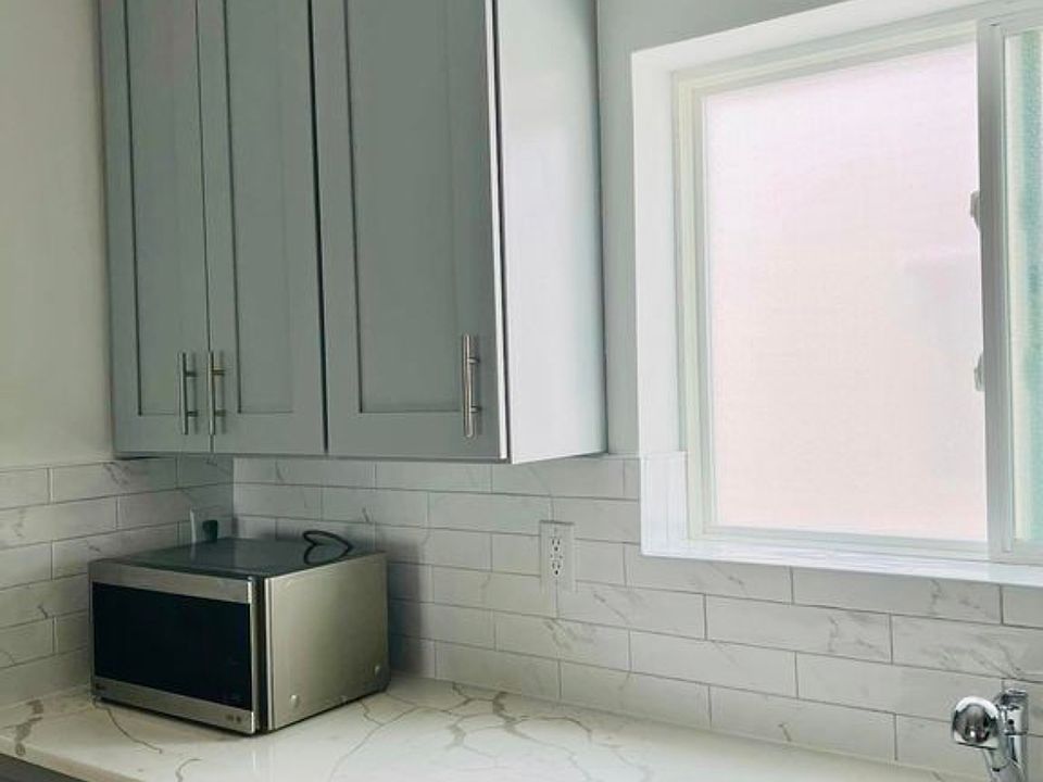 1st image of 323 Bartlett Ave Floor 2