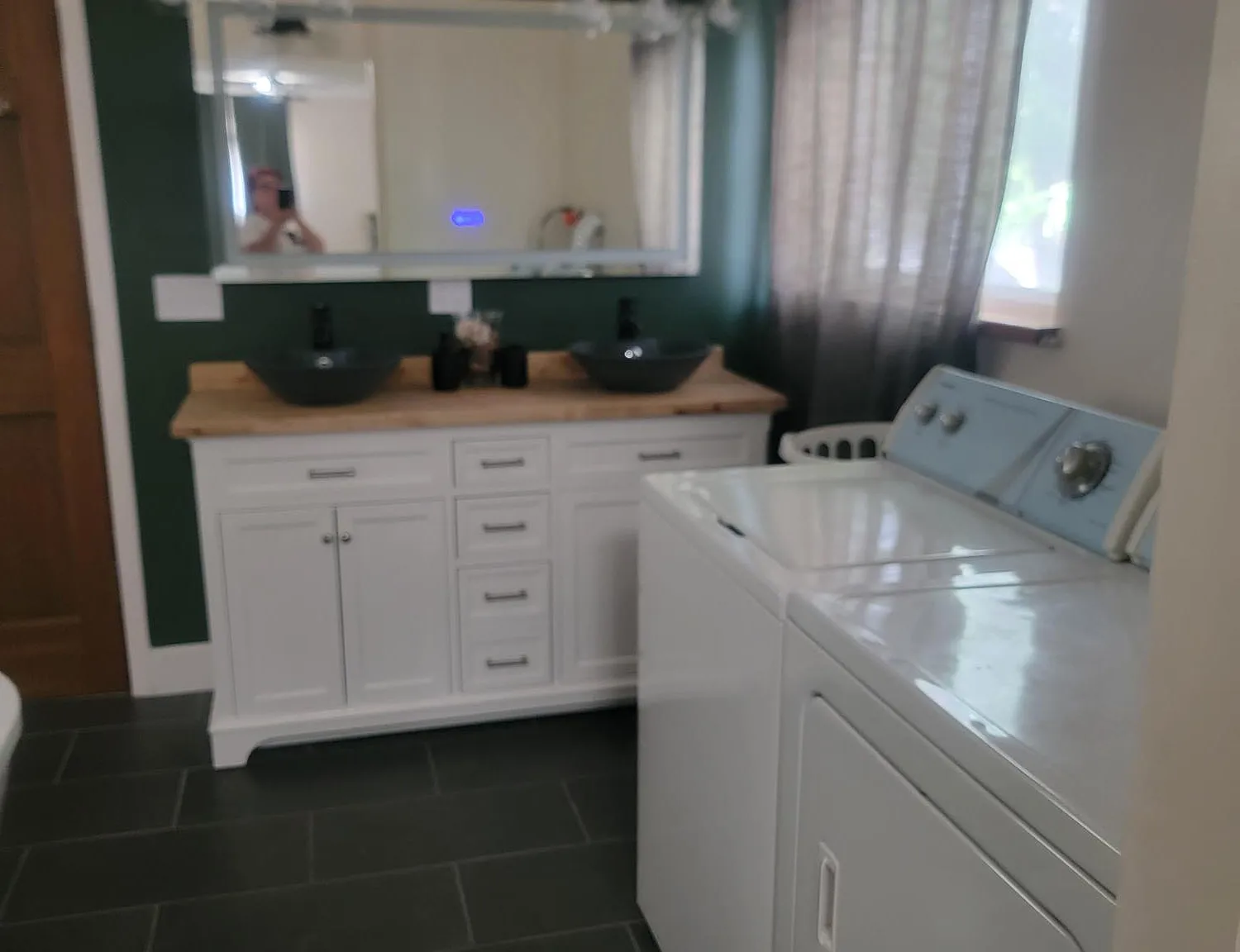 1405 Bates Dr — Photo 3