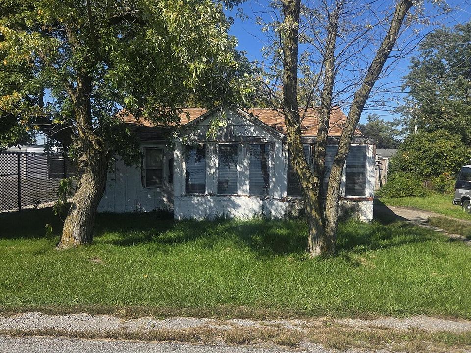 1st image of 218 Plaza Way