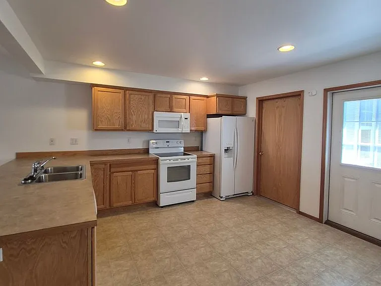 5672 Correll Dr #103 — Photo 10