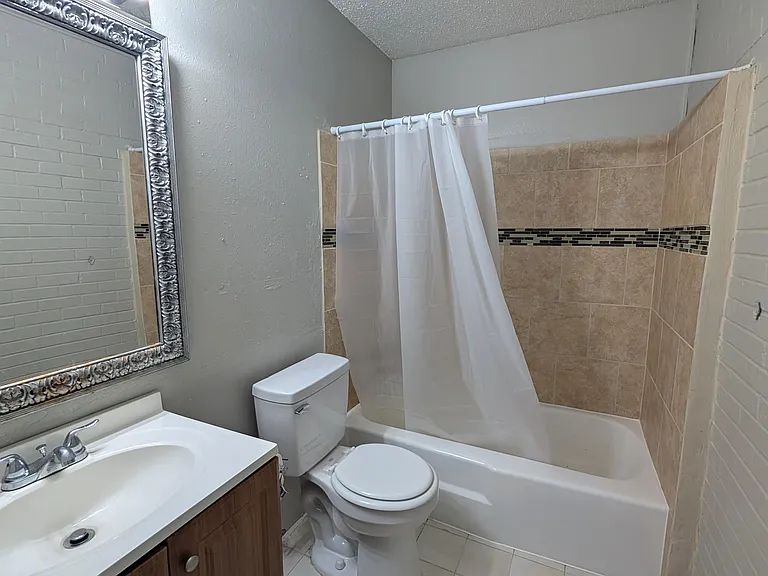 1305 Rebecca Ln — Photo 15