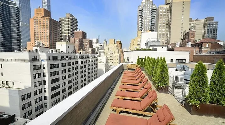 Rented by Manhattan Realty Group | media 9