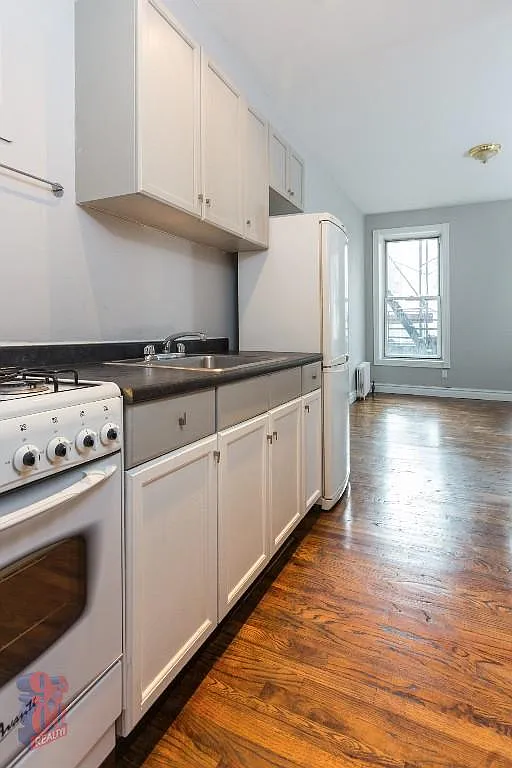 51 Leroy Street — Photo 4