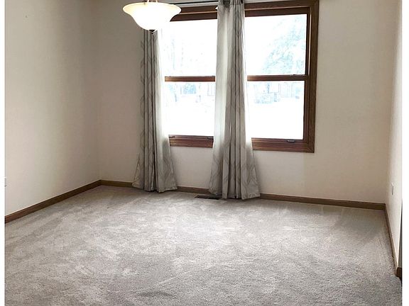 5th image of 3S555 Wilbur Ave