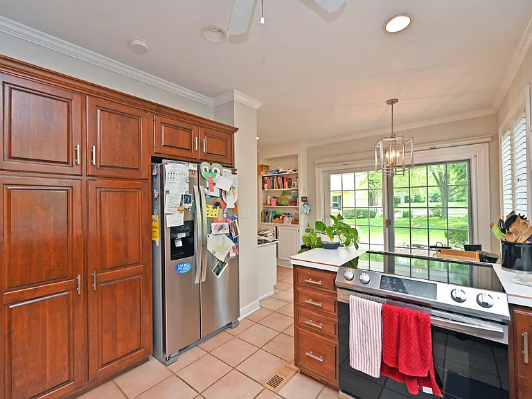 6900 Drake Rd — Photo 14