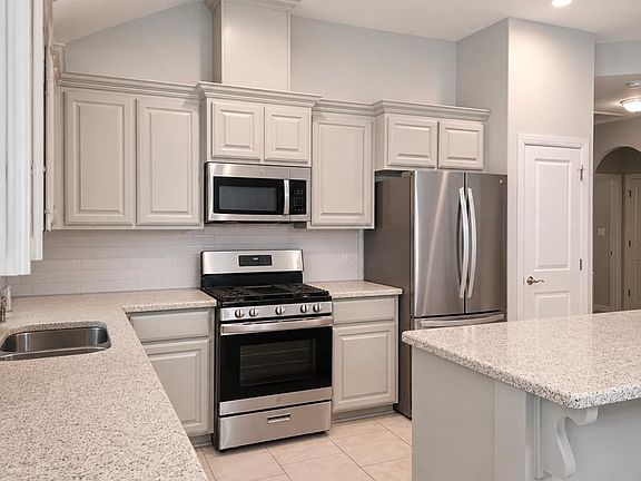 3rd image of 2445 Grove Ln