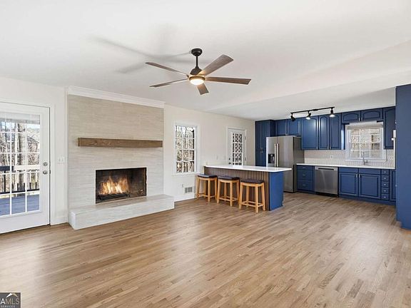 3rd image of 2810 Shaw Rd