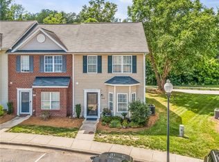 1856 Olivers Crossing Cir, Winston Salem, NC 27127