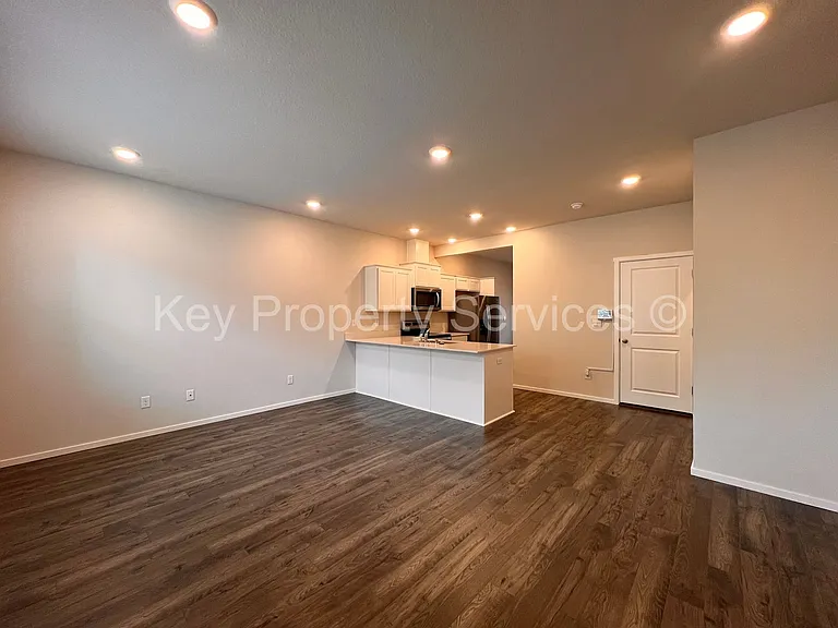 12609 NE 116th Way — Photo 2