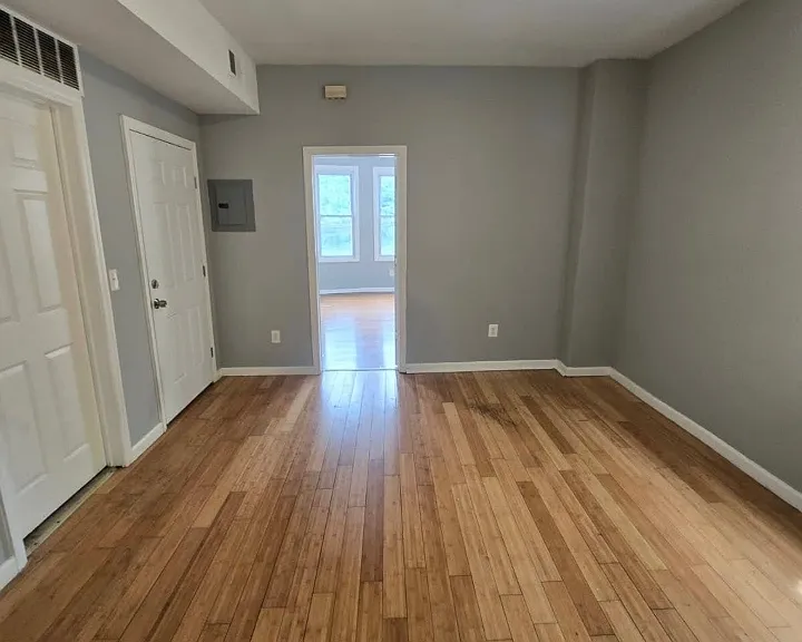 201 S 11th St #2L — Photo 3