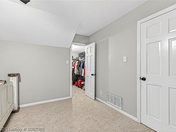 5th image of 8901 Royal Ridge Dr