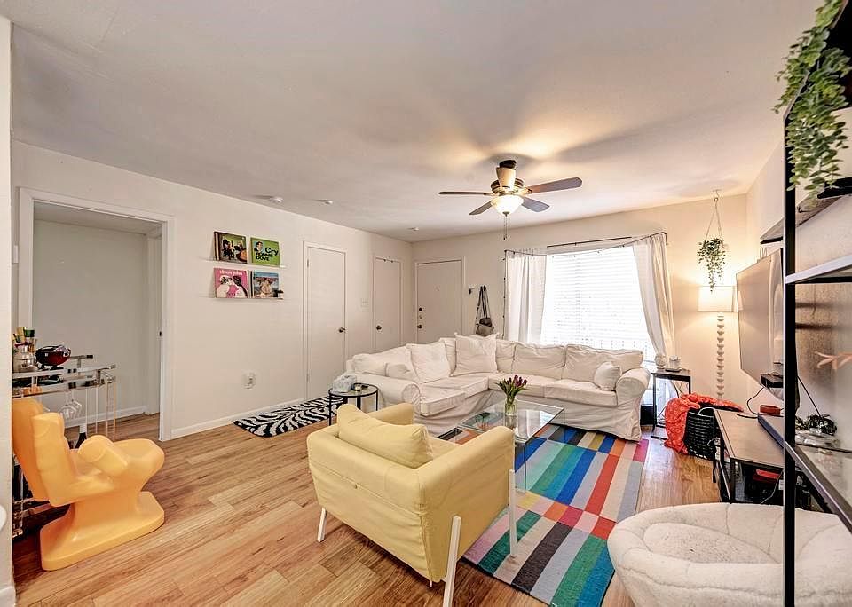 1st image of 2207 Leon St #109A