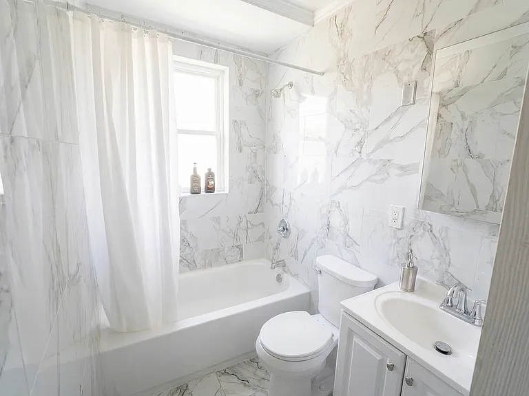 31 Grote St #1 — Photo 2