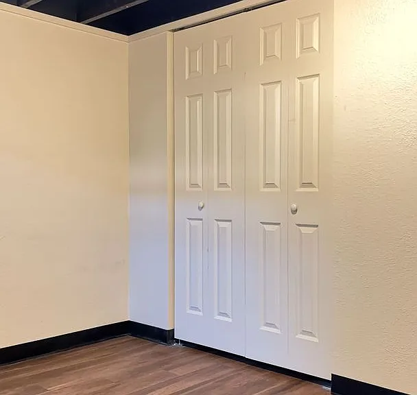 Walk to Clear Creek & School of Mines 2BR Garden Level with Utilities Included! — Photo 3