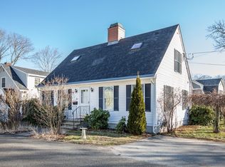 43 Pleasant St, Manchester, MA 01944